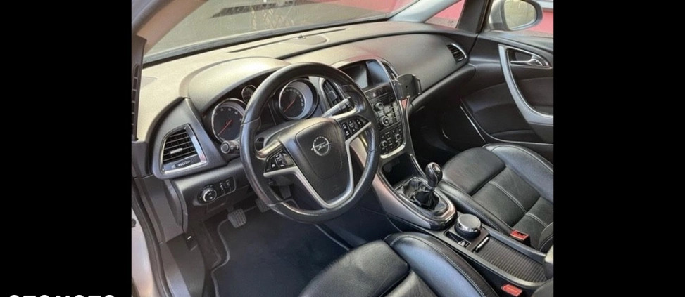 Opel Astra cena 23300 przebieg: 252432, rok produkcji 2010 z Olsztyn małe 79